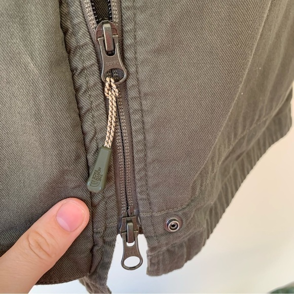 The North Face Woman’s 100% Cotton Olive Green Vest Size Medium - Picture 14 of 16